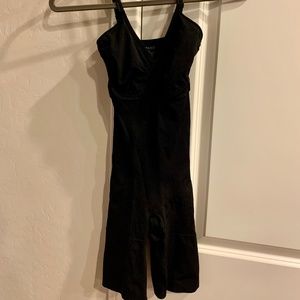SPANX BODYSUIT SIZE MEDIUM ADJUSTABLE STRAPS SHOULDER TO THIGH NEVER WORN NICE